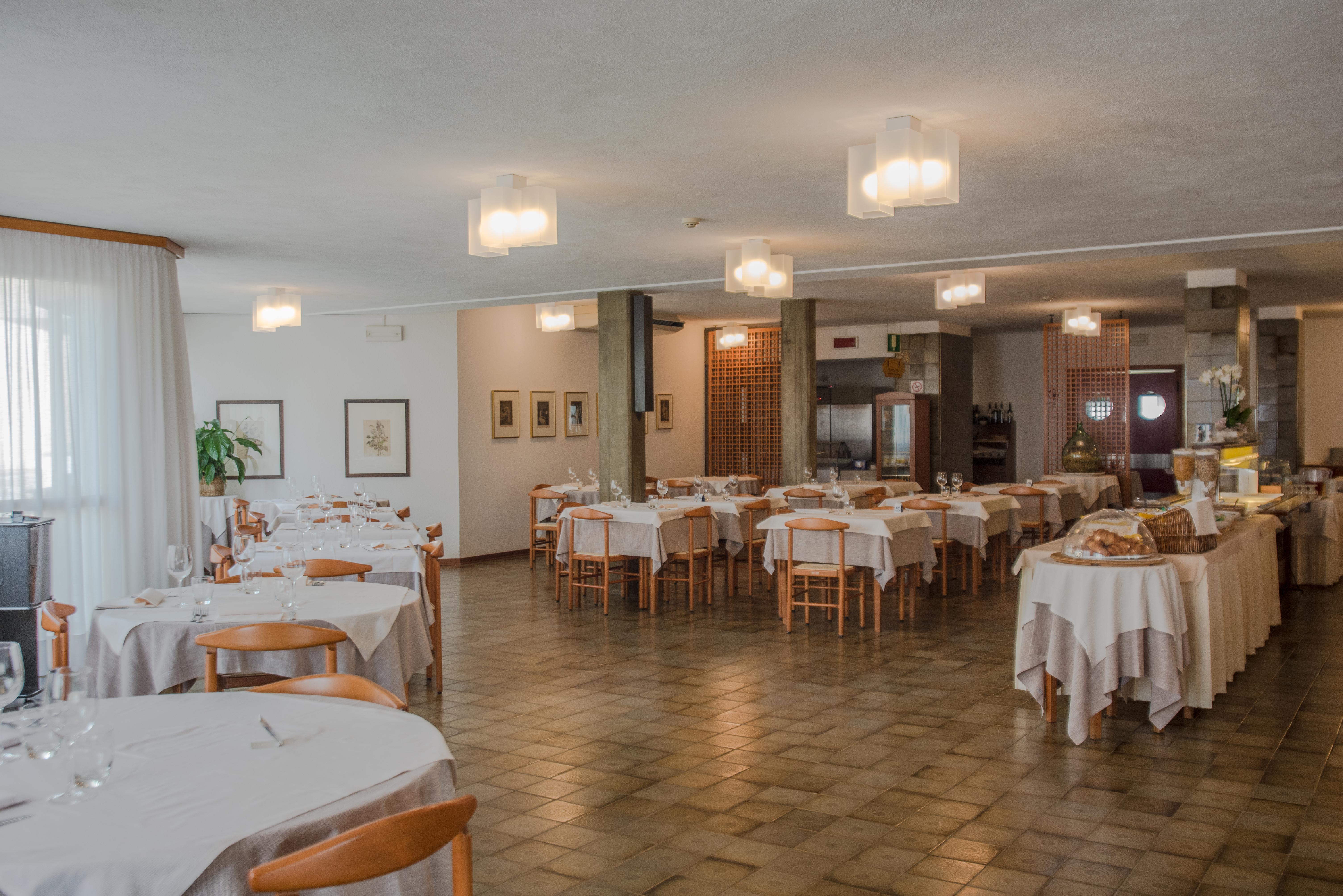 Hotel Argentina Grado Exterior photo
